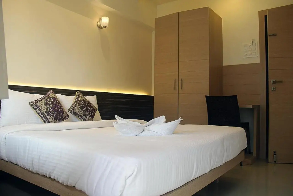 Hotel SaiPrasad Executive Solapur