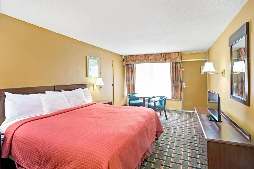 Days Inn Charleston- Airport Coliseum