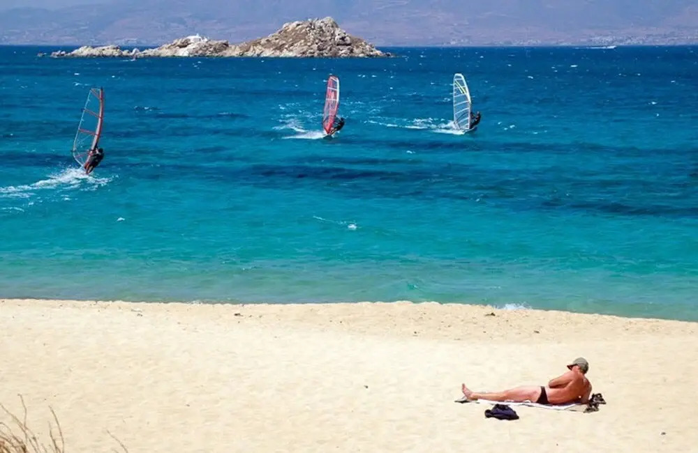 Glyfada CN Cheerful 5 Bedroom Home on the Beach