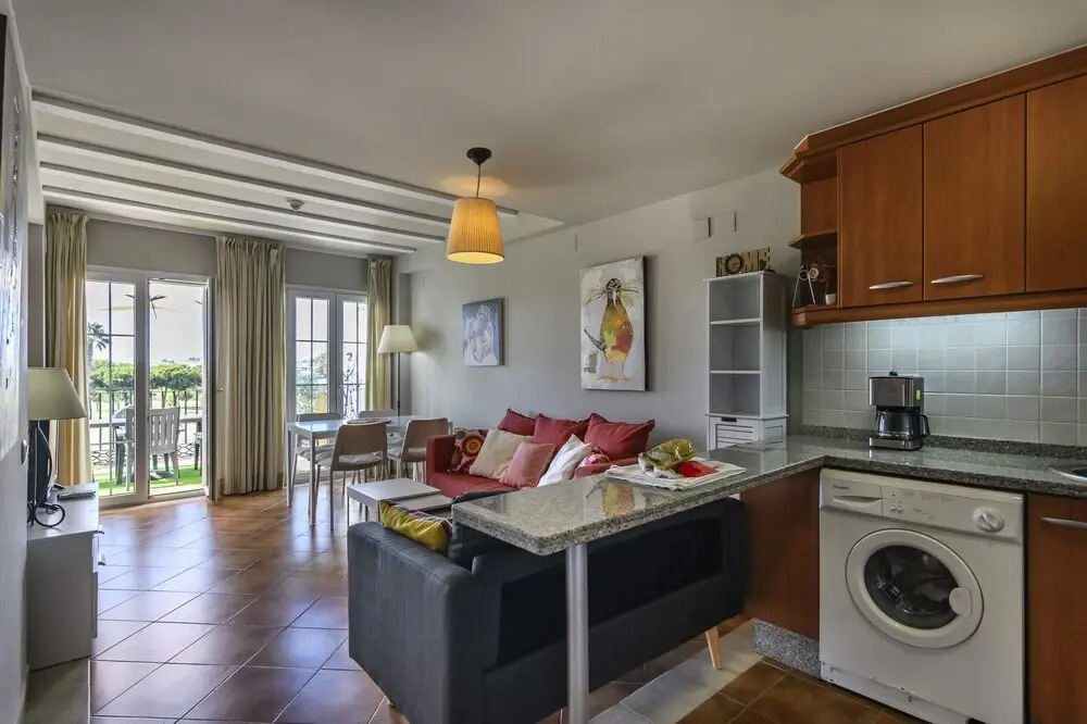 Ideal Apartment With Golf Course Views