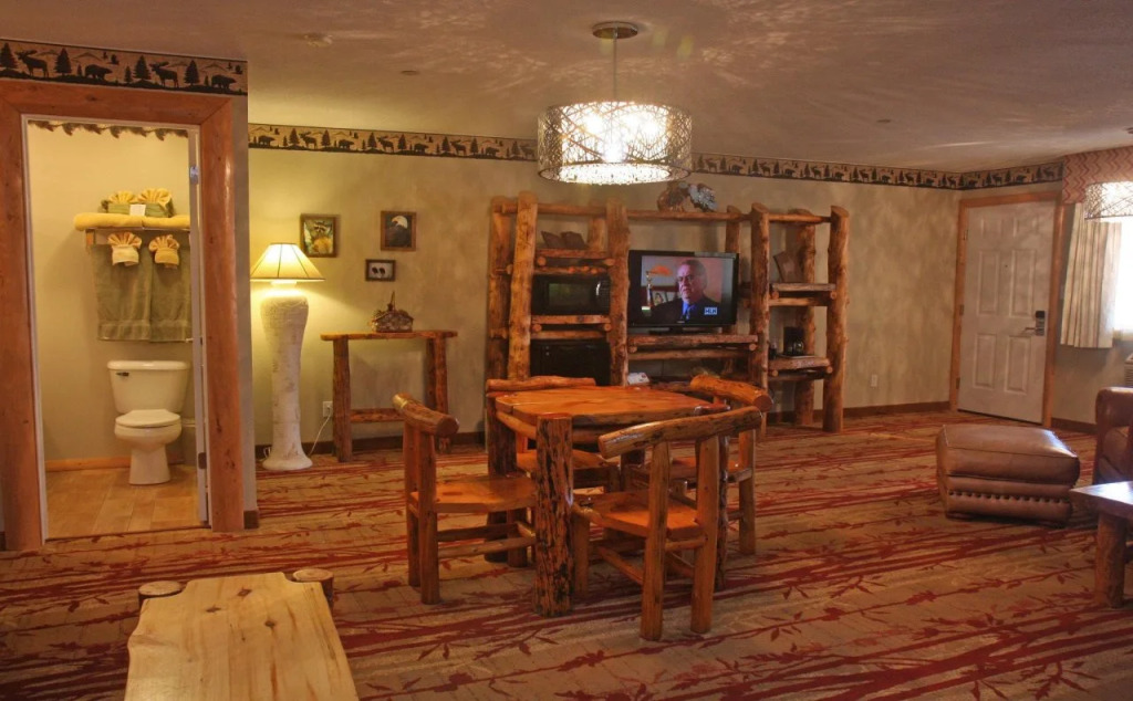 Gateway Inn and Suites
