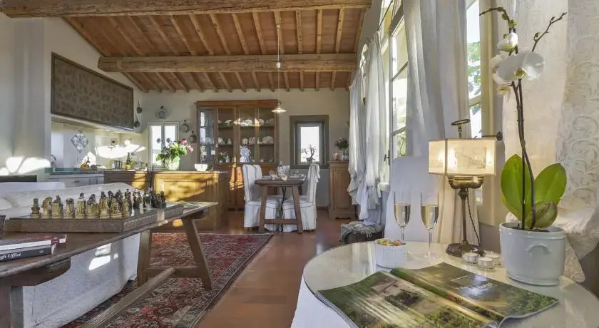 Visconti Halldis Apartment