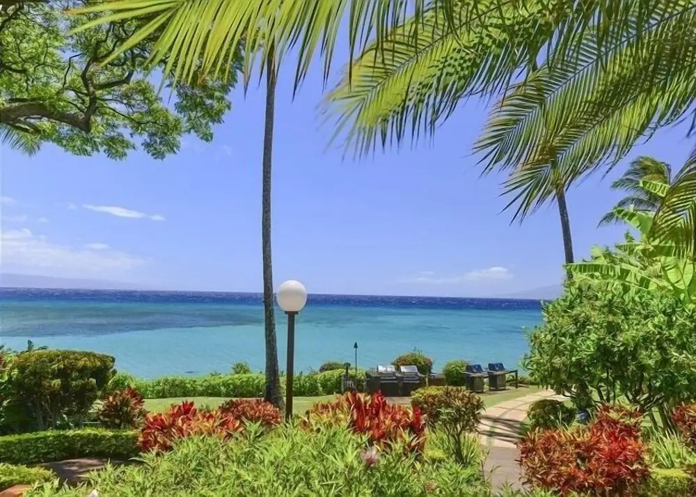 Kuleana 405 Oceanfront 1Bedroom 1 Condo by RedAwning