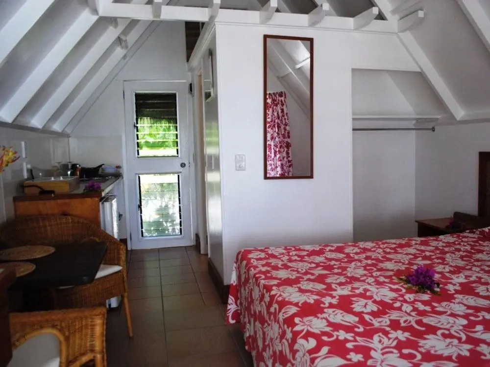 Paradise Cove Lodge
