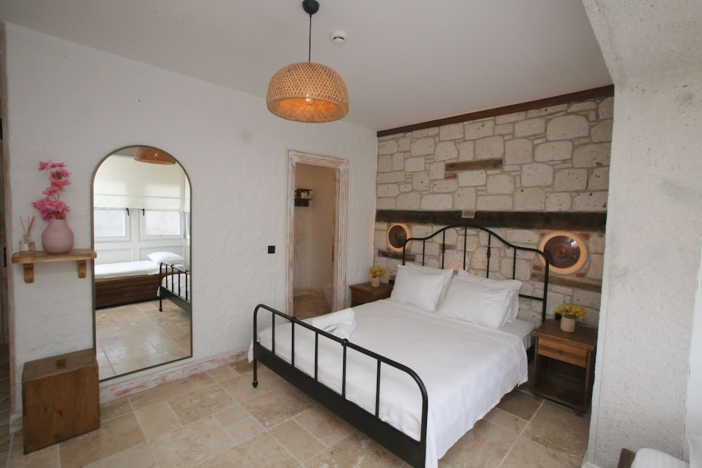 Alaçatı Taş Otel