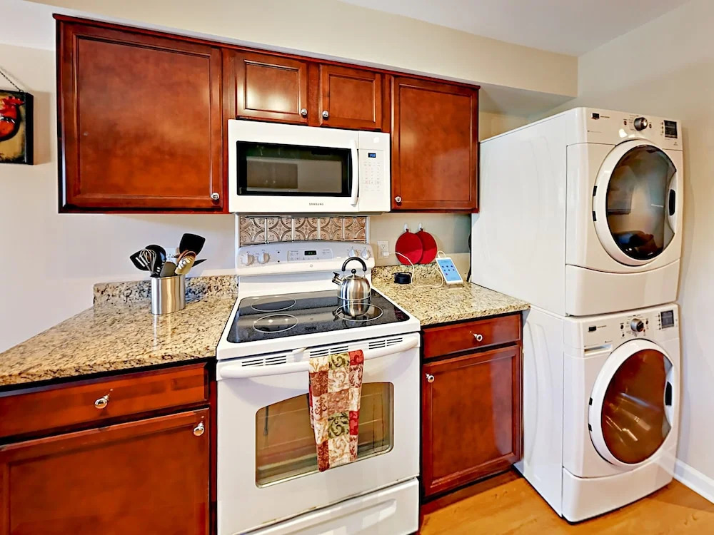 East Bolton Duplex Unit A 2 Bedrooms 1 Bathroom Duplex