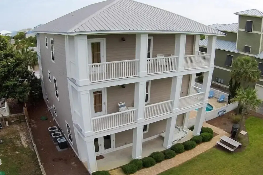 Peaceful Pelican 6 Bedroom Holiday Home by Five Star Properties