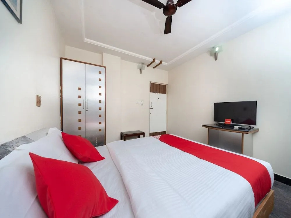 Oyo 16890 Hotel Srm Central Park