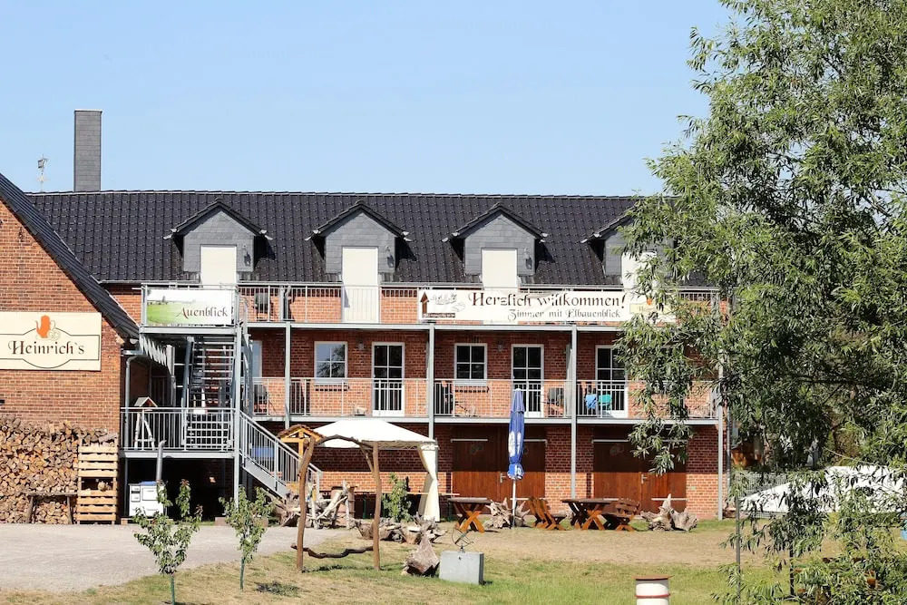 Heinrich's Pension mit Café-Witschaft