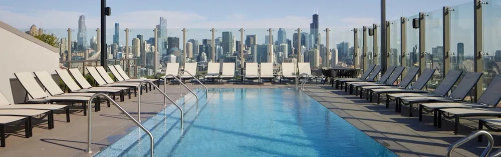 Lincoln Park Family Stay Steps to City Fun