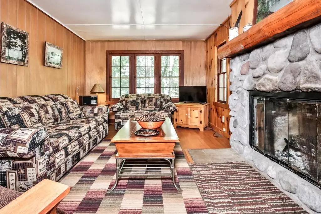 Hearthwood Beach House - On Lake Tomahawk