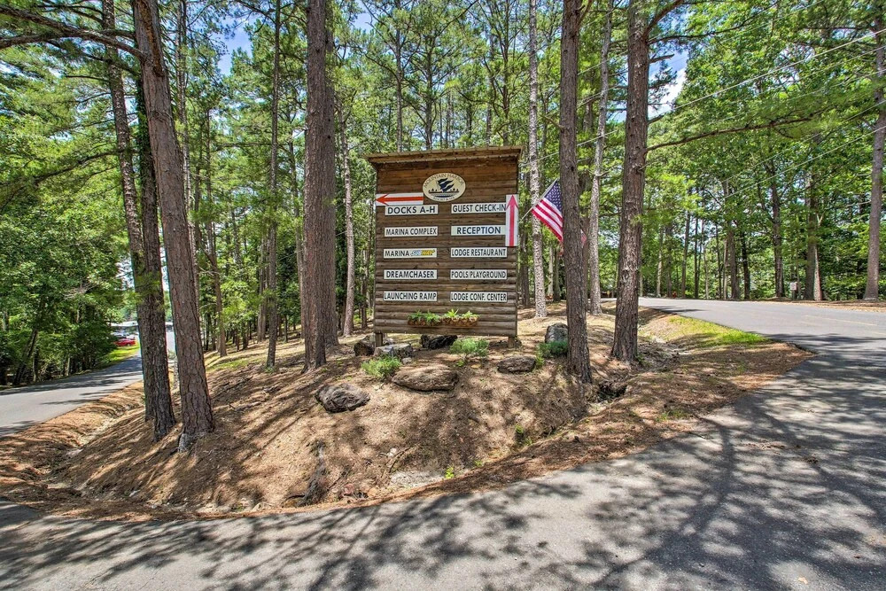Mount Ida Condo w/ Balcony + Resort Amenities