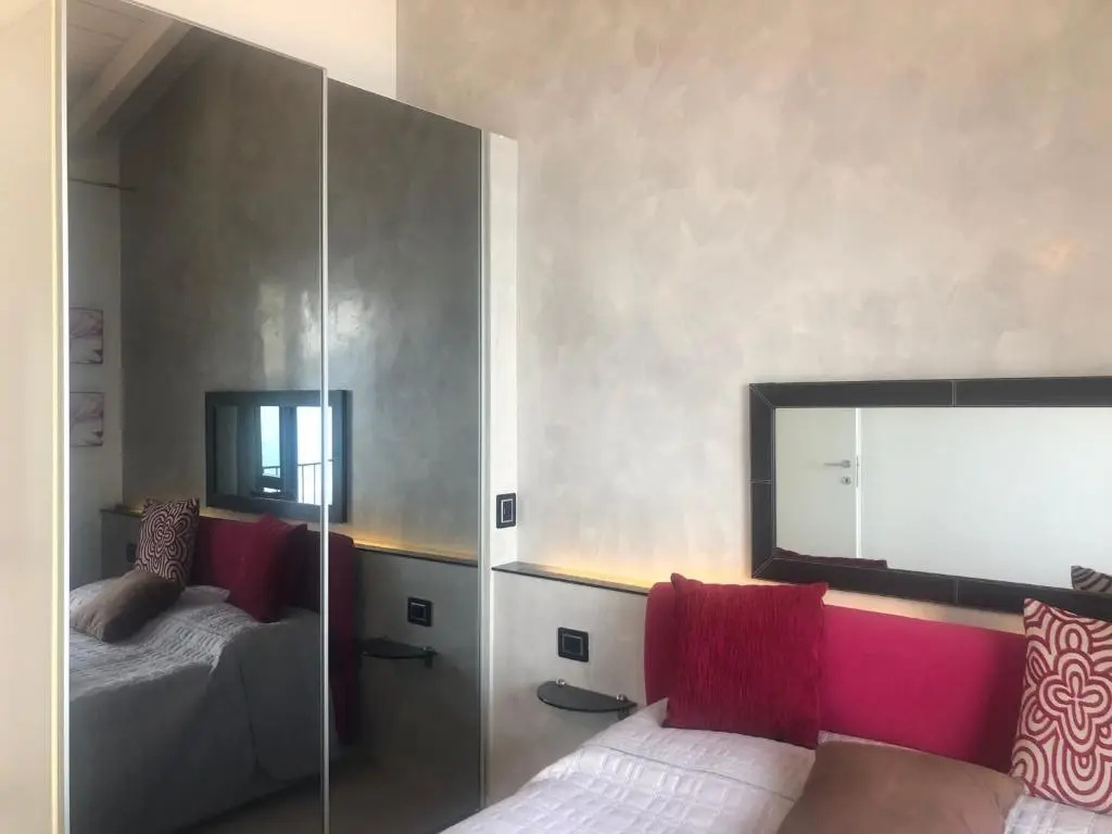 Residence Sirene alloggio Stefania vista lago e piscina
