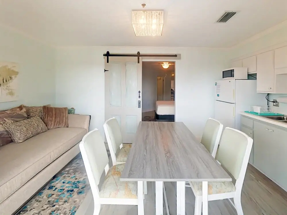 8730 Thomas Dr Condo Unit 1304A