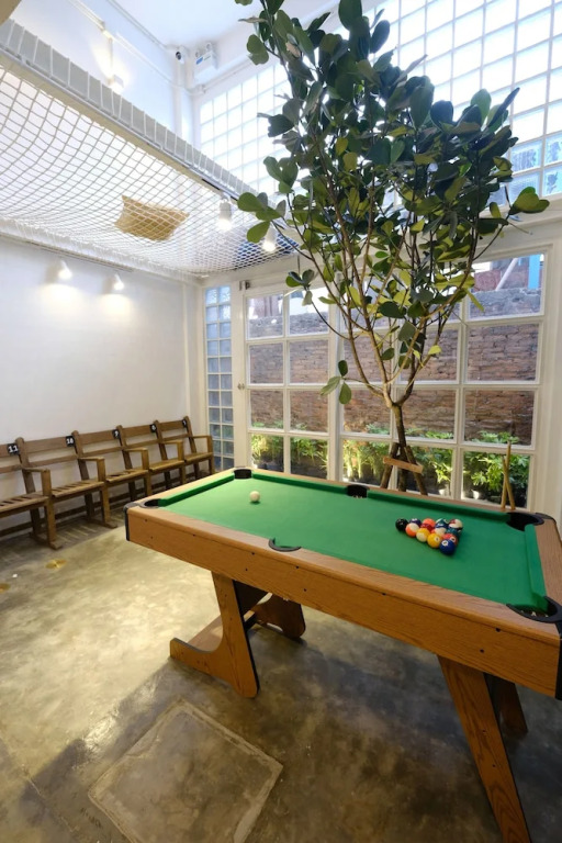 Simple to Sleep Hostel