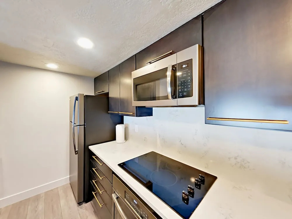 3160 Deer Valley Drive East #8 Townhouse 2 Bedrooms 2.5 Bathrooms Town