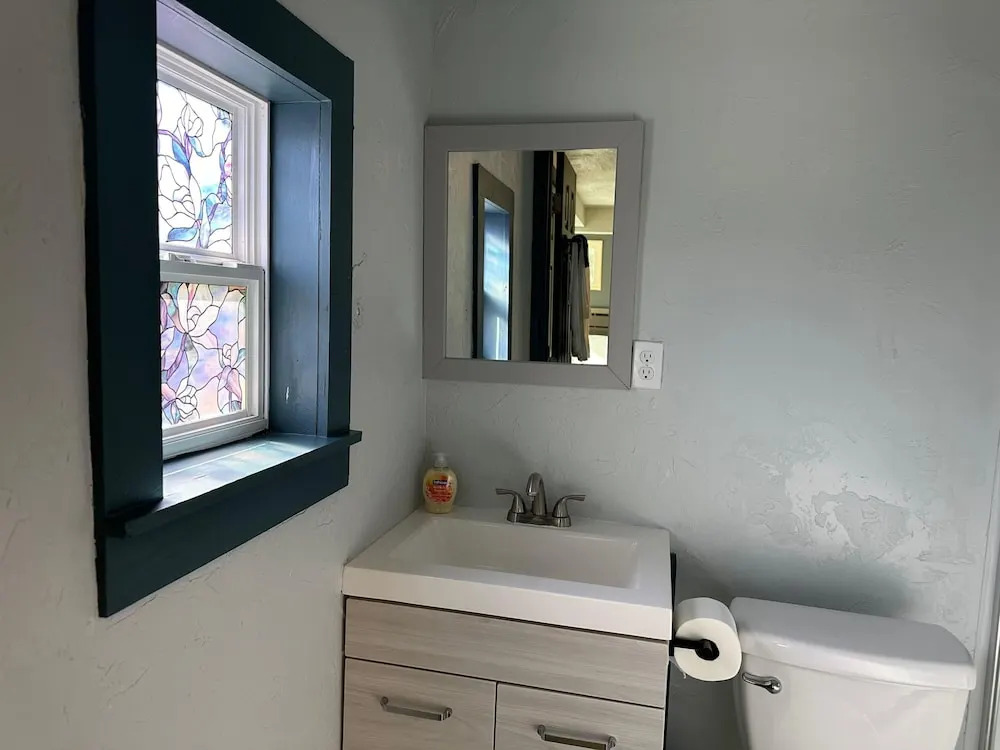Cute Tiny House With Fenced Yard Near Plaza Dist