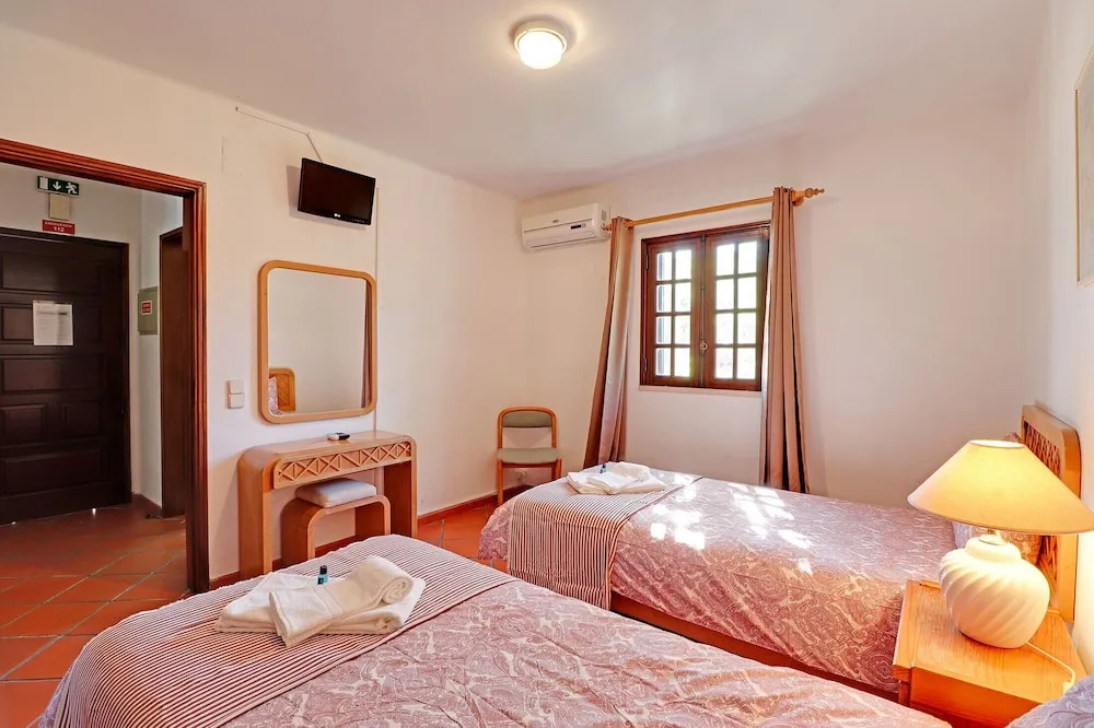 Albufeira Village With Pool By Homing