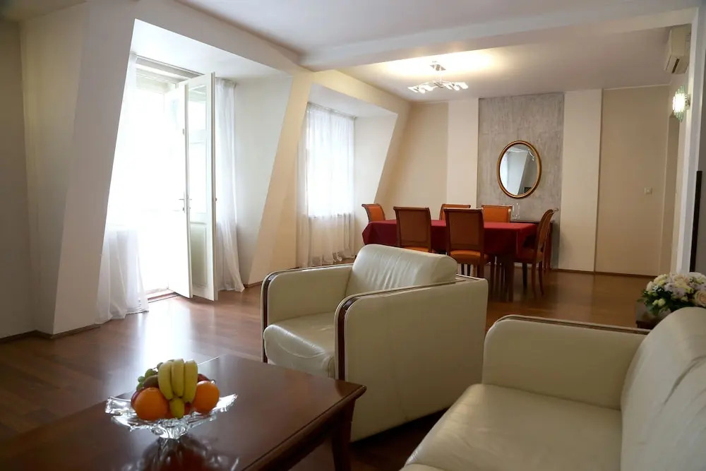 Riverside Apartments Thalia