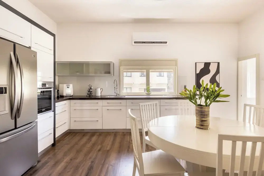 Heart of TLV Elegant Home by Sea N' Rent