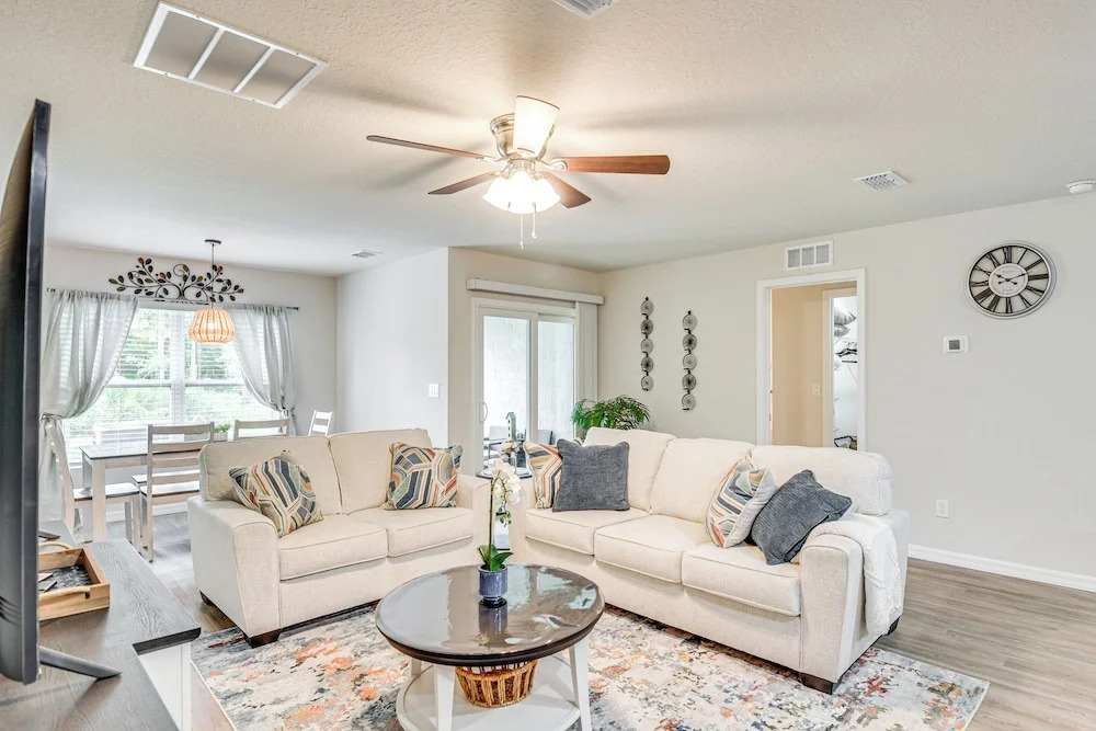 Palm Coast Duplex w/ Screened Patio, Near Beaches!