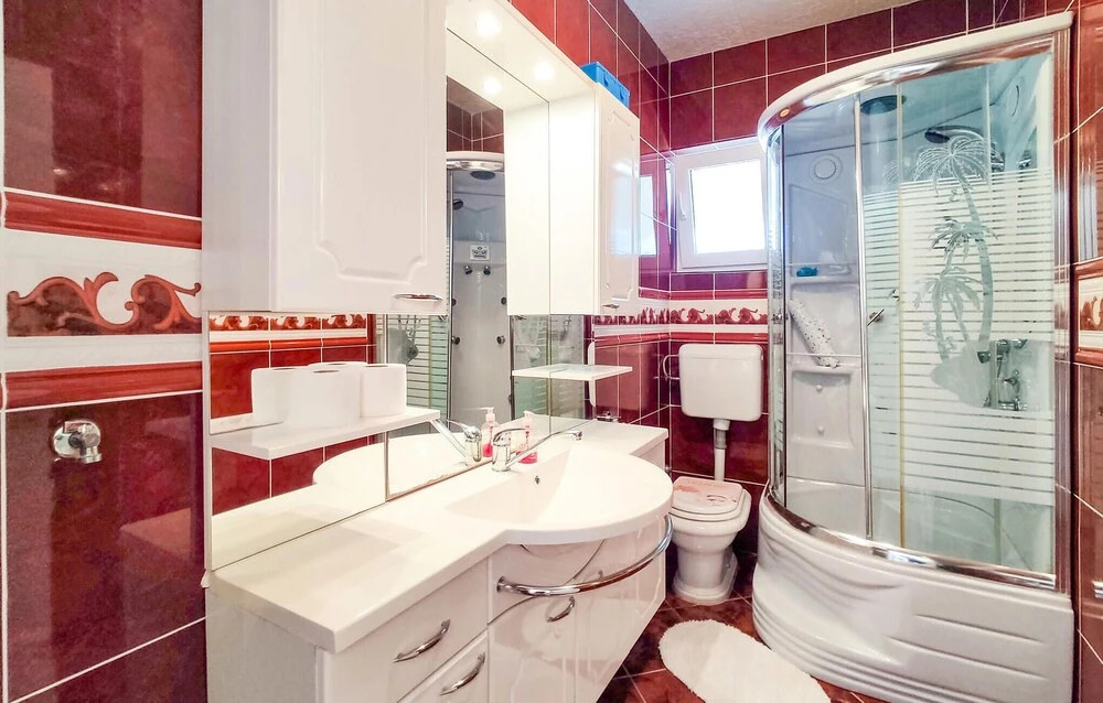 Nice Apartment in Gornji Karin With Wifi and 1 Bedrooms