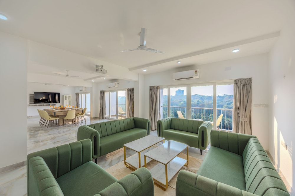 Alaya Stays Midpoint UNO 1 Room Suites