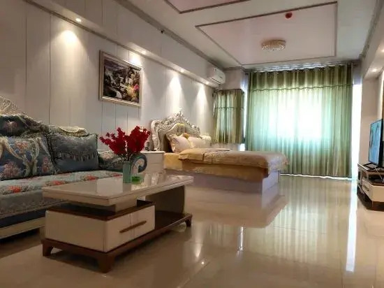 Kaiyiyue Apartment (Qiqihar Wanda Plaza Store)