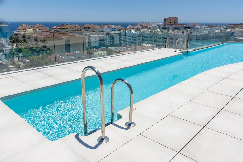 Inf3.2l- Modern City Apartment, Families Only