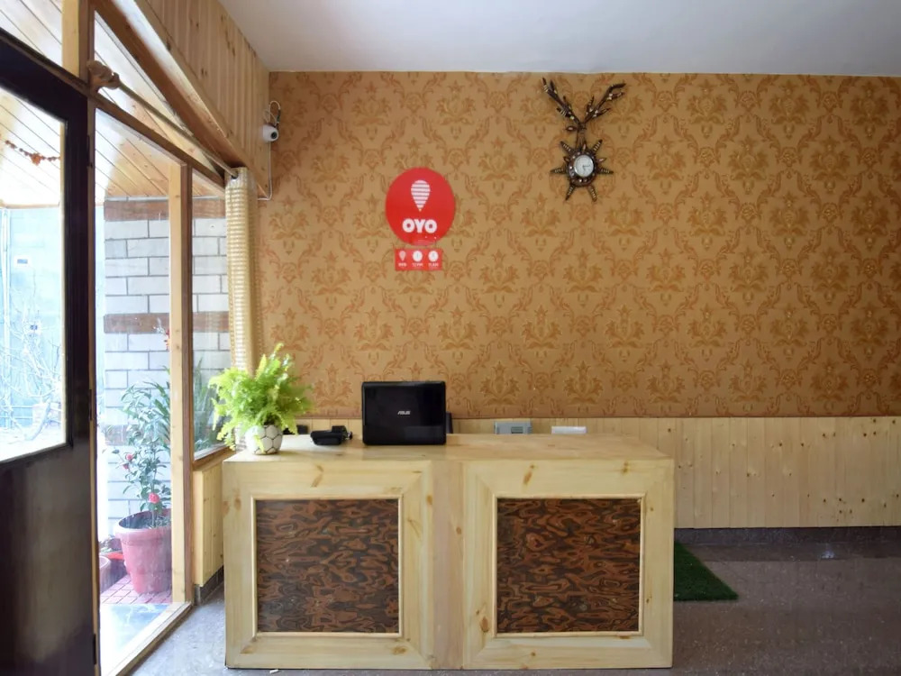 OYO 12275 Crown Hospitality