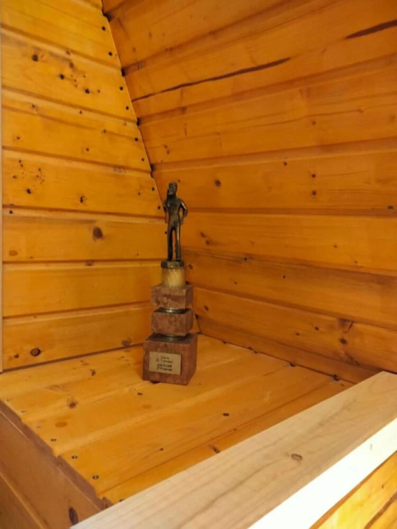 2brcabin-fireplace-hottub-sauna-skiresort