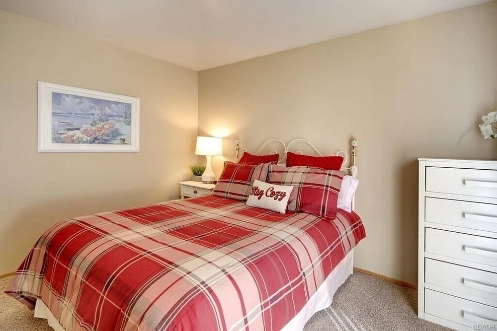 Karin's Cottage - 2br/1ba/walk To Shuttles/wifi/fireplace/fencedyard/barbeque 2 Bedroom Home