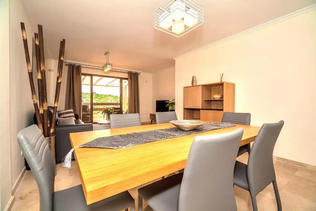 2279-Lovely 2 bedrooms with terrace with views