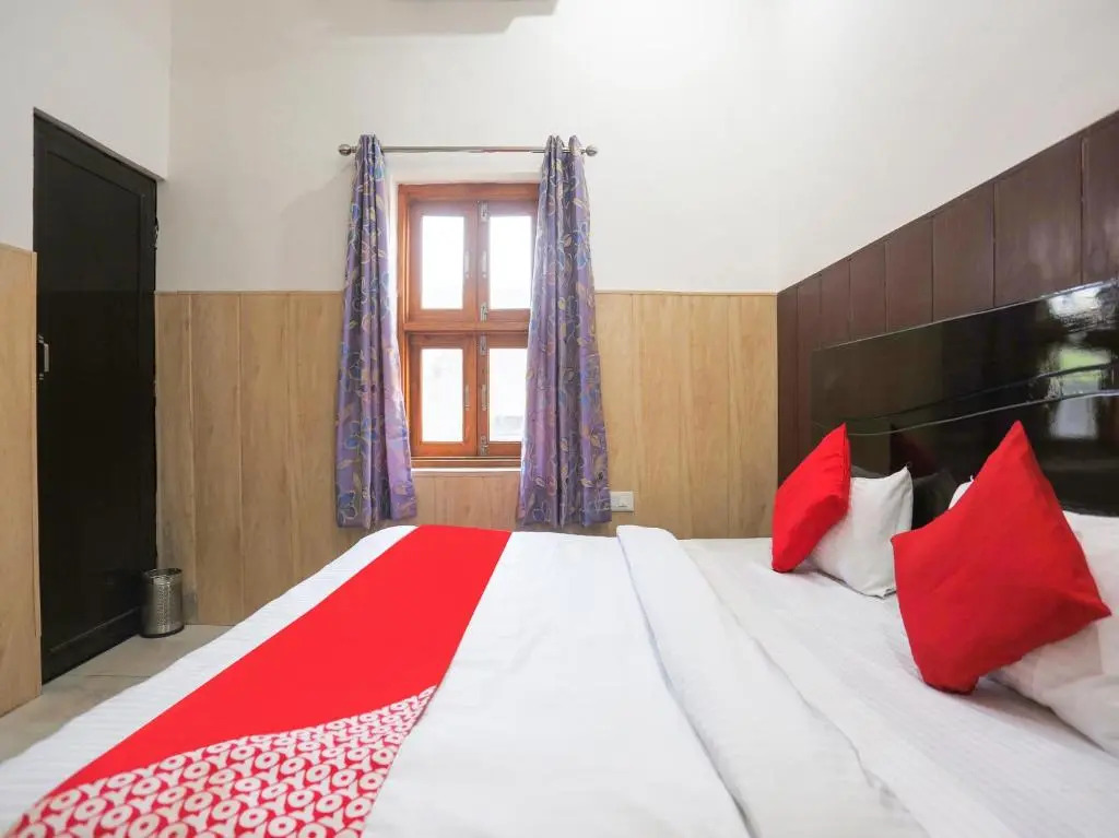 OYO 73731 Hotel Mayur