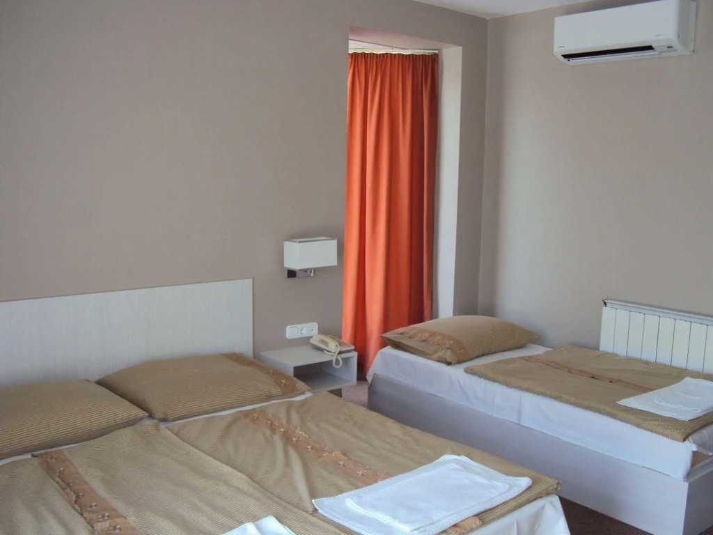 Hotel Diana