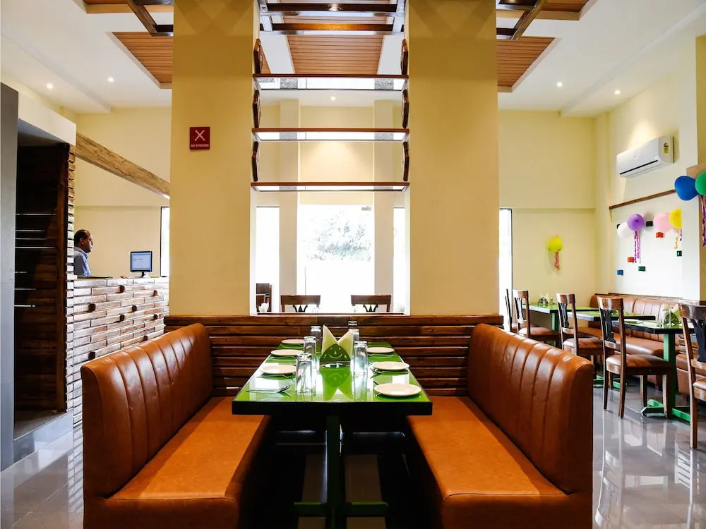 OYO 10352 Hotel Vishwas