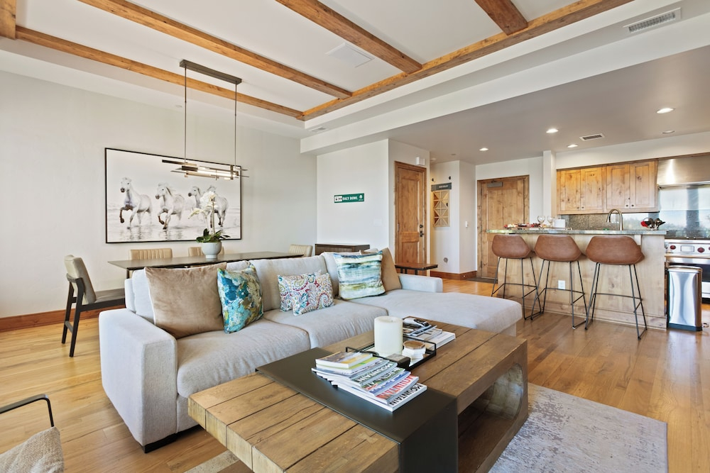 Shooting Star Lodge at Deer Valley Resort - Two Bedroom Residence #103 2 Condo