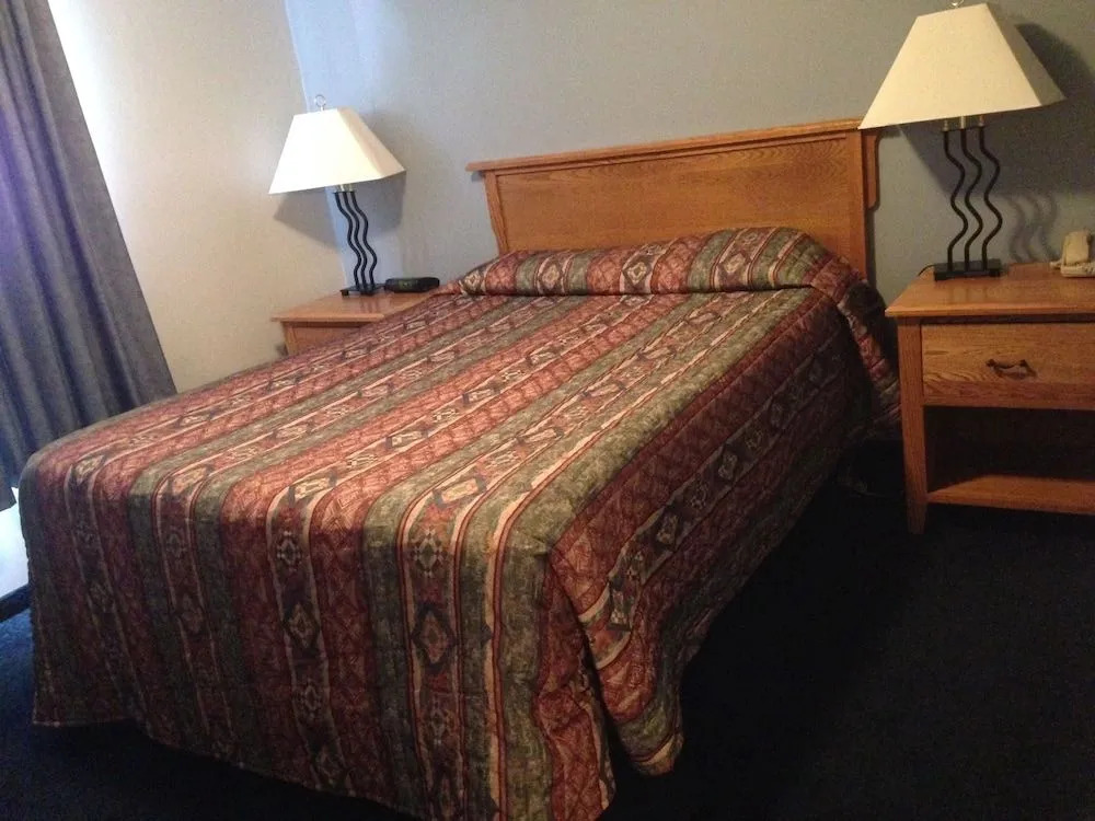 Misty Mountain Inn & Suites