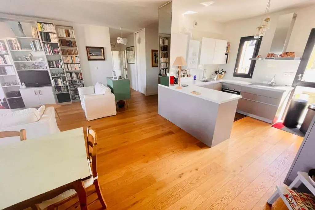 Apartment With Parking 2 Bedrooms & Furnished Terrace