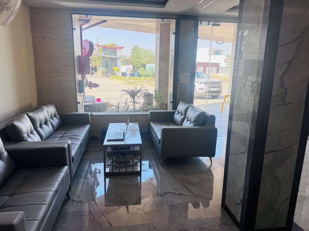 Hotel Purvi By Vilaasitaa Arvindo indore