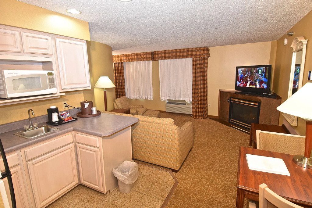 Holiday Inn Express Hotel & Suites Fenton/I-44 by IHG