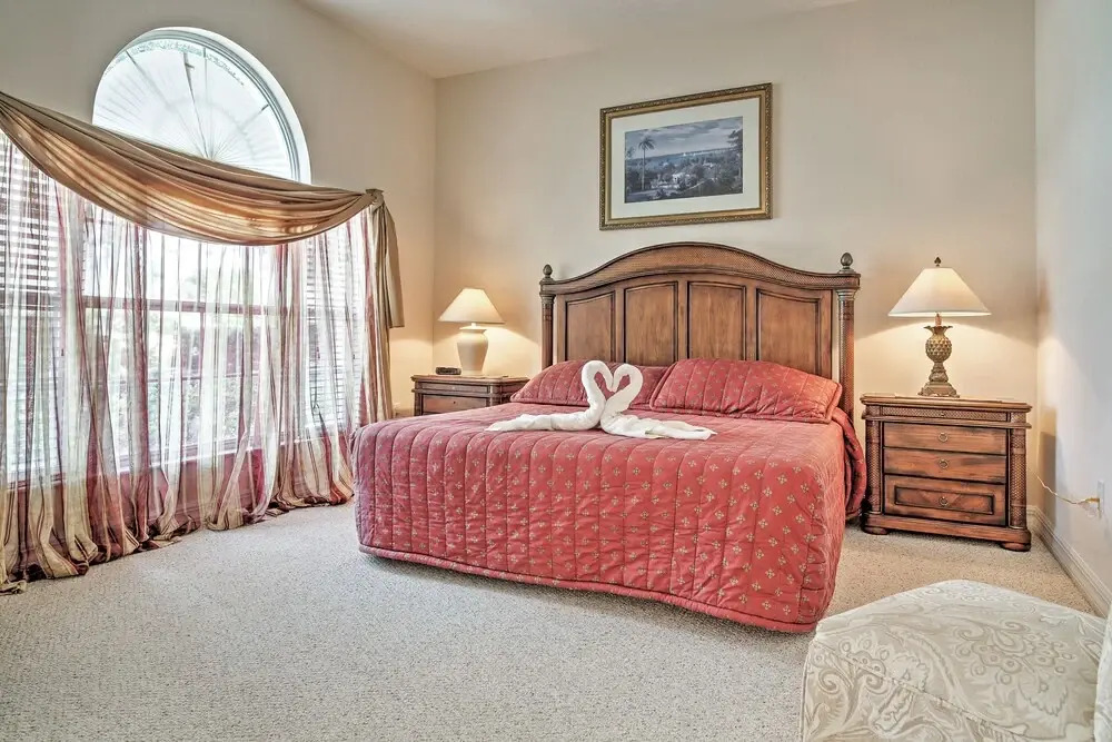 4 Mi to Disney: Kissimmee Group Getaway