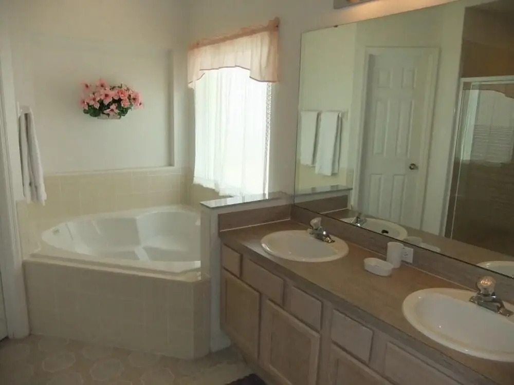 Ref 15 Luxury 5 Bed Villa With South Facing Pool