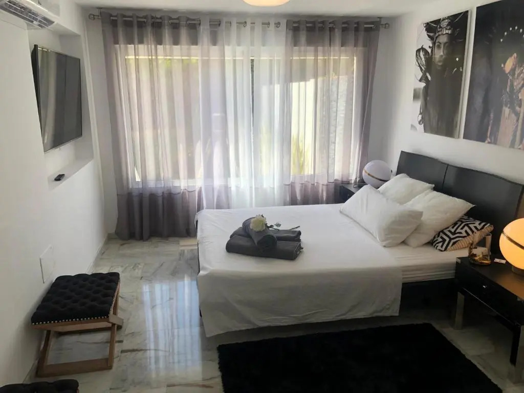 Little Paradise close to La Sala in Puerto Banus / quiet