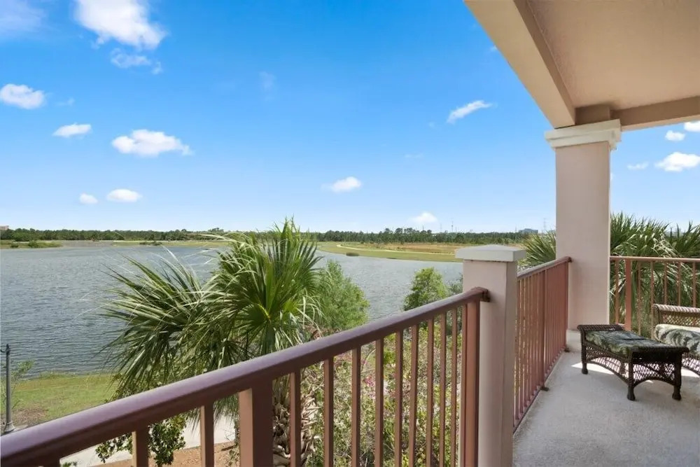 Lake View Panorama 3 Bedroom Condo