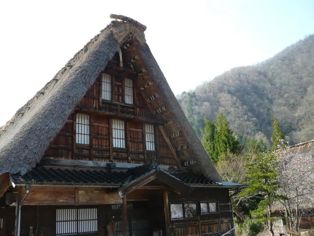 Gokayama Onsen Akaokan