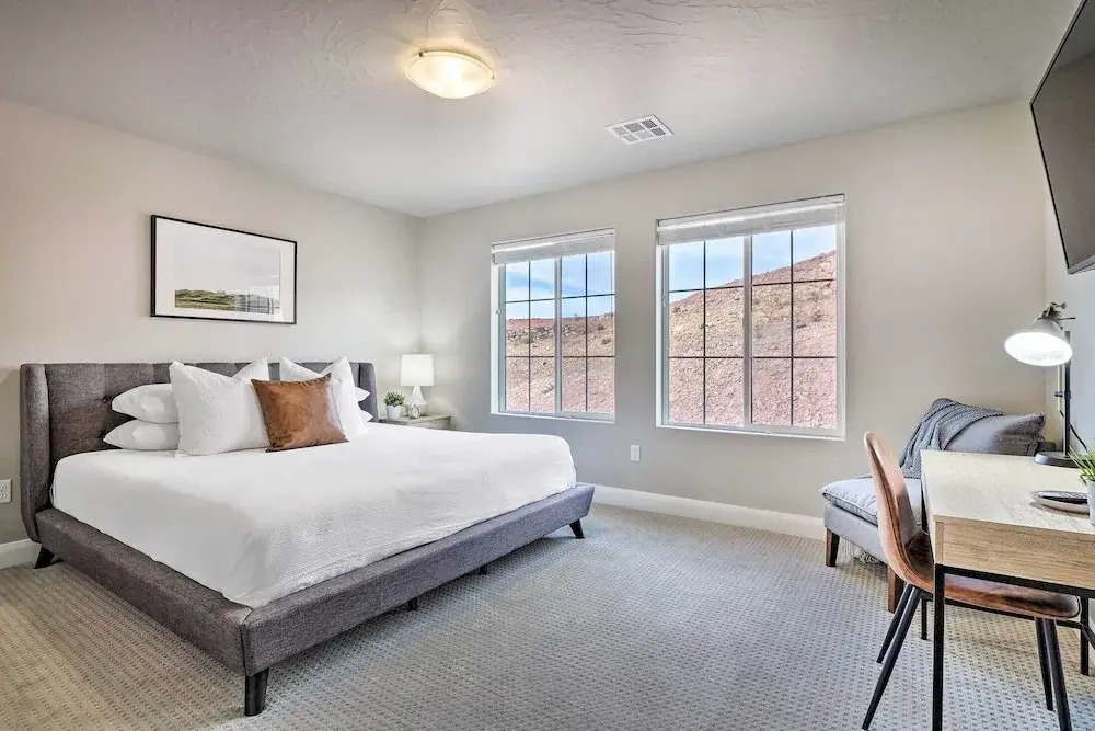 Red Cliff Views & Community Perks: Utah Townhome