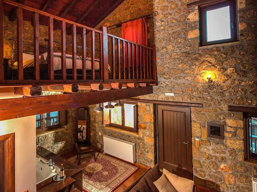 Pera Alonia Guest House
