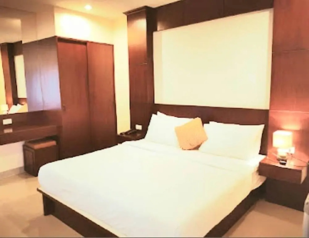 Lucky Inn Residency