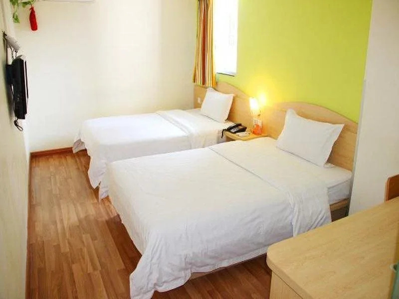 7Days Inn Wuhan Hubu Xiang Branch